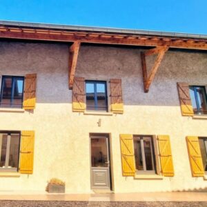 façade de la ferme gite la croisée des chemins izeaux
