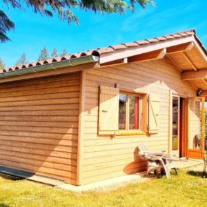 le pom chalet et son extérieur la croisée des chemins izeaux
